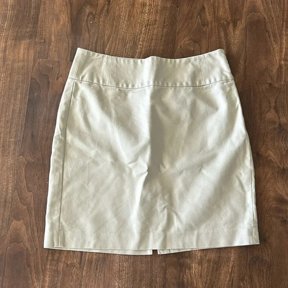 Cream Banana Republic Skirt - Picture 1 of 5